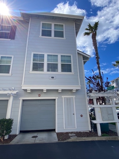 Building Photo - 1702 Northshore Dr