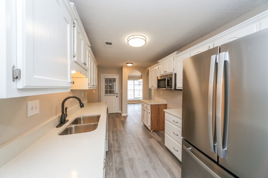 Building Photo - 13073 Claybourne Cove
