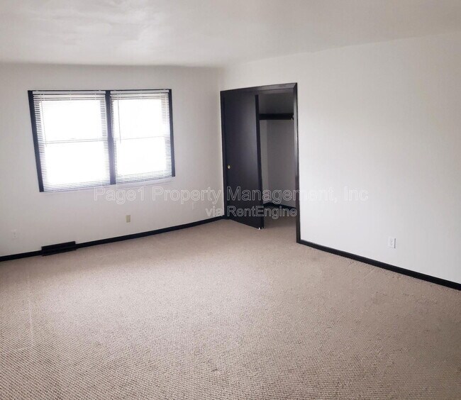 Building Photo - 2915 Grinnell Ct