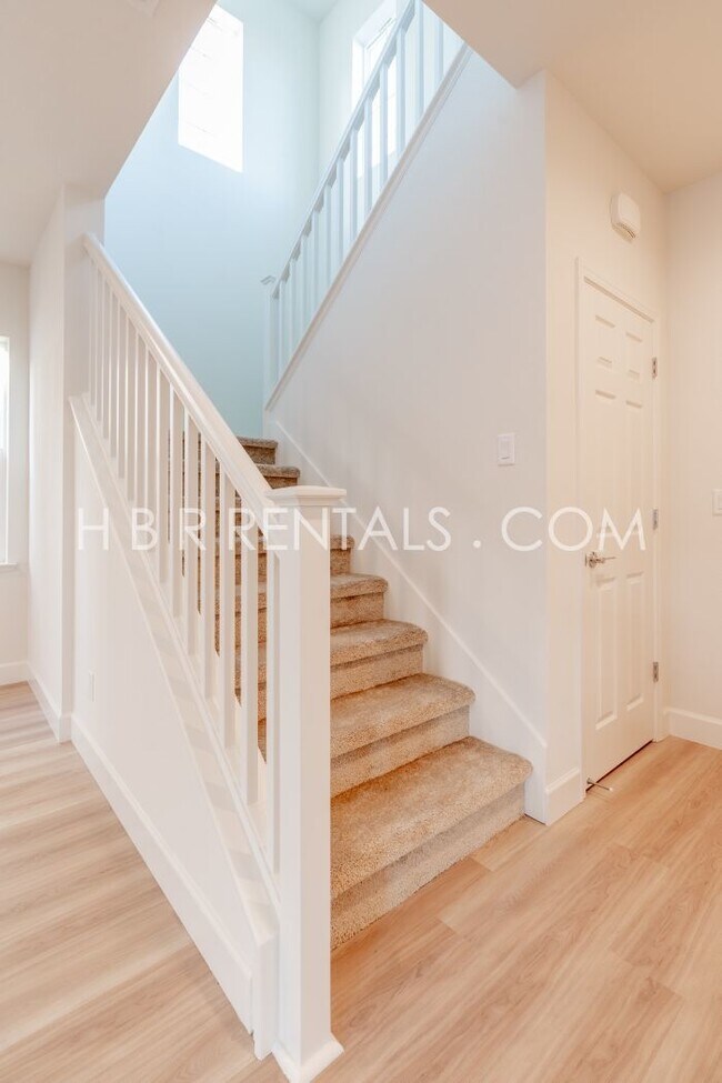 Building Photo - Spacious 4-Bedroom with 3 Full Baths in Tracy – Your Next Rental Home Awaits!