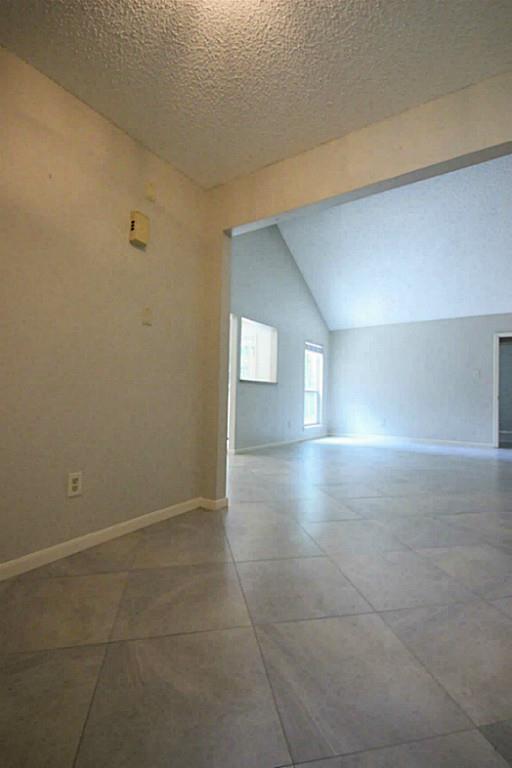 Building Photo - 13 Maywind Ct