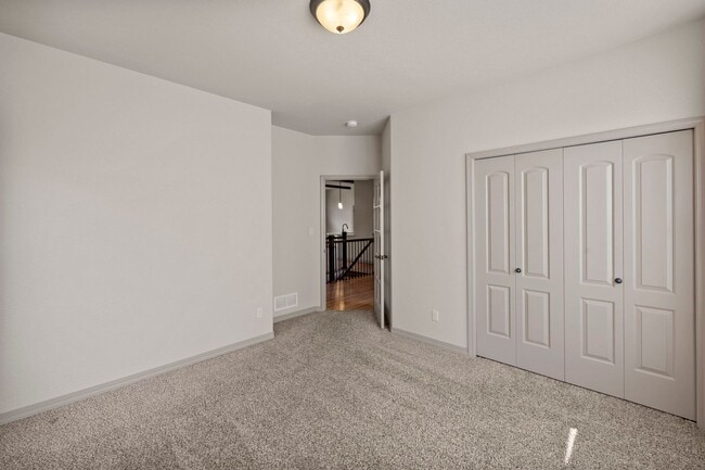 Building Photo - BEAUTIFUL 4BD + OFFICE MAIN-LEVEL LIVING H...