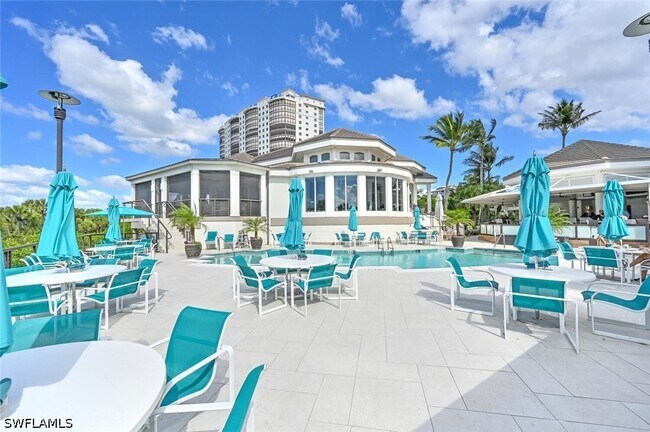 Building Photo - 8665 Bay Colony Dr