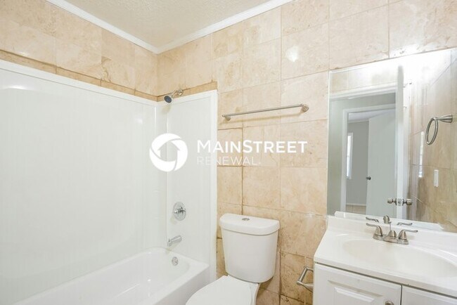 Building Photo - 3 Bedroom Pet-Friendly Home in APOPKA, FL with Main Street Renewal