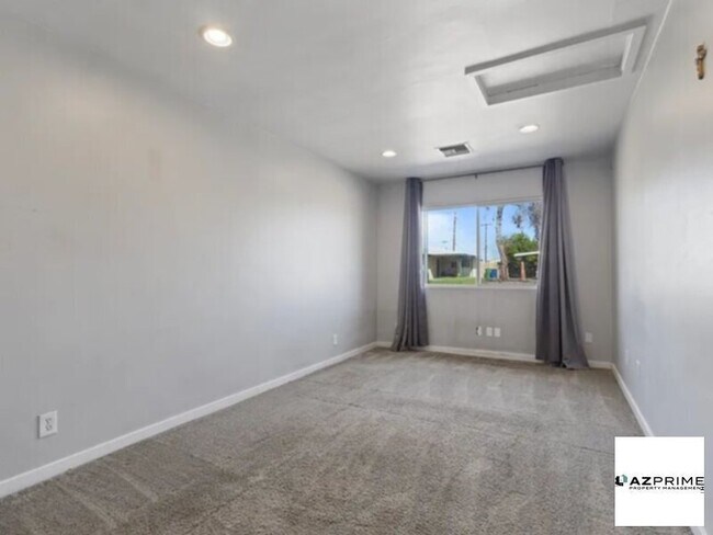 Building Photo - Spacious apartment available for rent