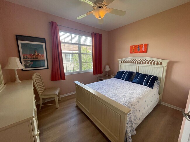 Building Photo - 2021 Crestview Way