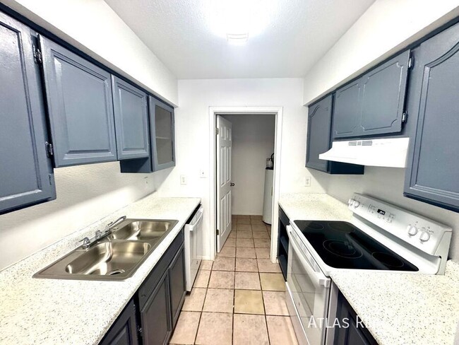 Primary Photo - NOW AVAILABLE!! Renovated 2 Bedroom 1 Bath...