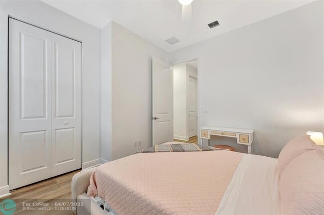 Building Photo - 16216 Sea Turtle Pl