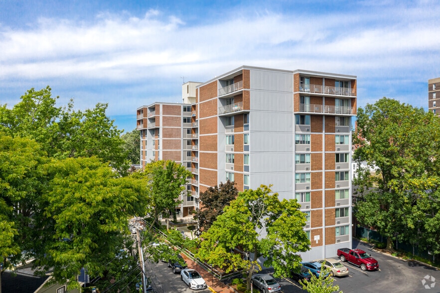 Building Photo - Cambridge Court Apartments 55+ Community