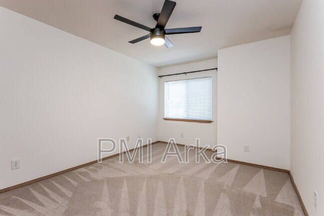 Building Photo - 10522 SE 264th St