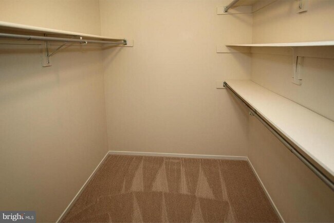 Building Photo - 9614 Tinsmith Ln