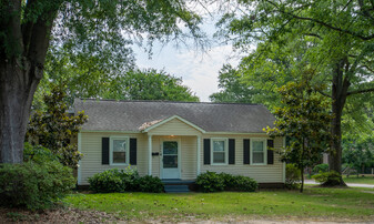 Building Photo - 724 Pembroke Ave