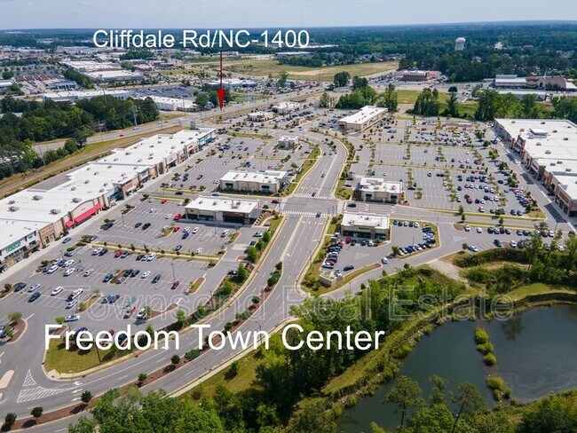 Building Photo - 5845 Century Oaks Dr