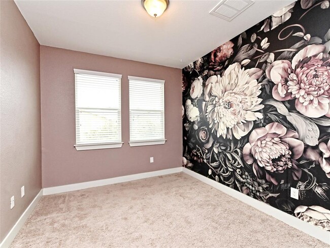 Building Photo - 2205 Capulet St