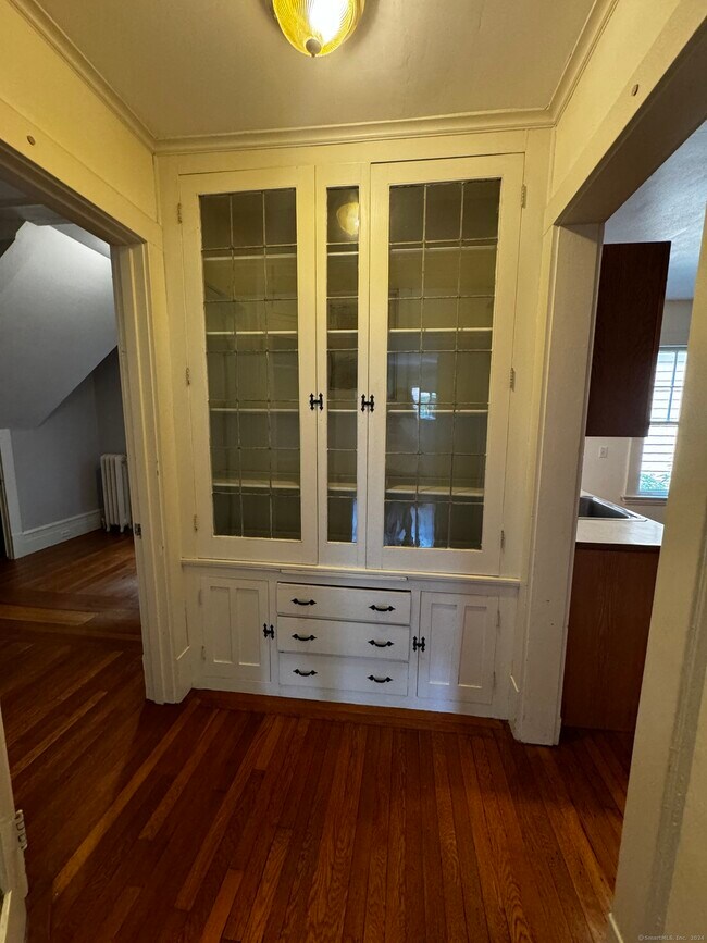 Building Photo - 809 Whitney Ave