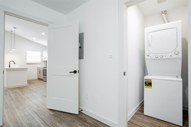 Building Photo - 523 N Ewing Ave