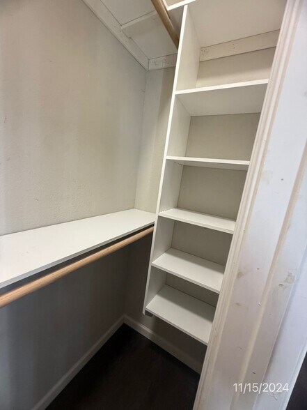 Building Photo - 7215 Holly Hill Dr