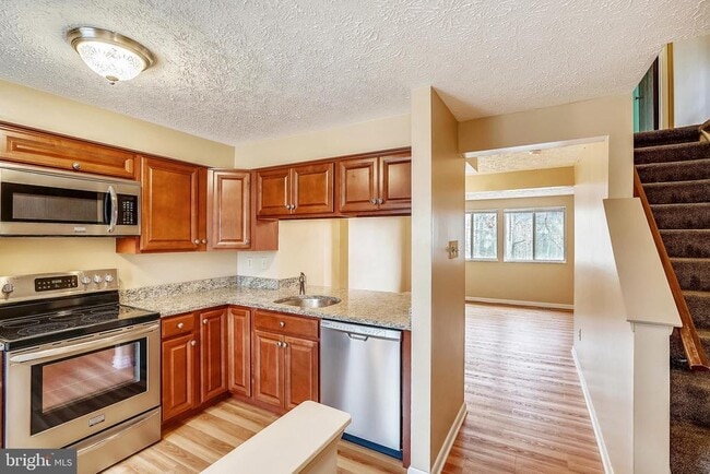Building Photo - 5857 Clarendon Springs Pl