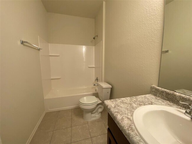 Building Photo - 204 Nettletree Dr