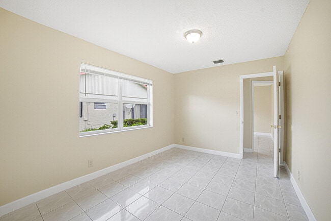 Building Photo - 3912 NW 110th Ave