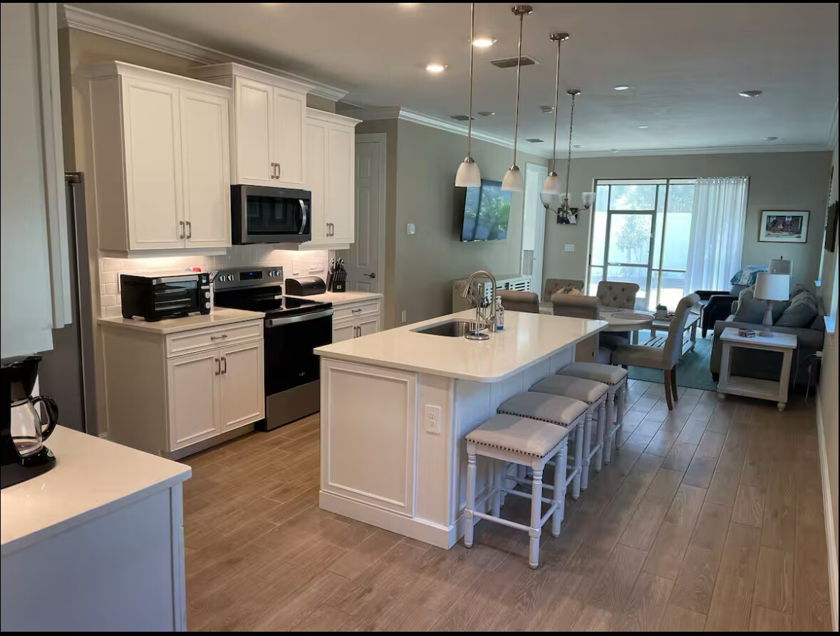 Kitchen - 681 Maraviya Blvd