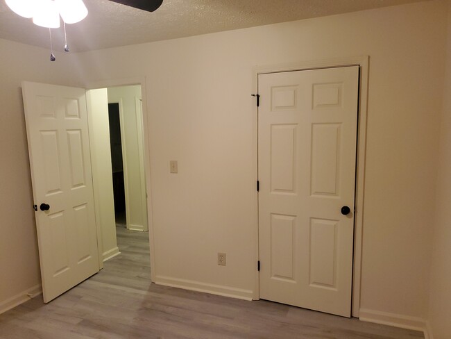 Front bedroom - 1900 Calvin Dr