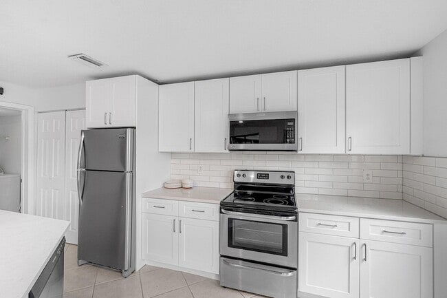 Building Photo - 439 NW 36th Ave