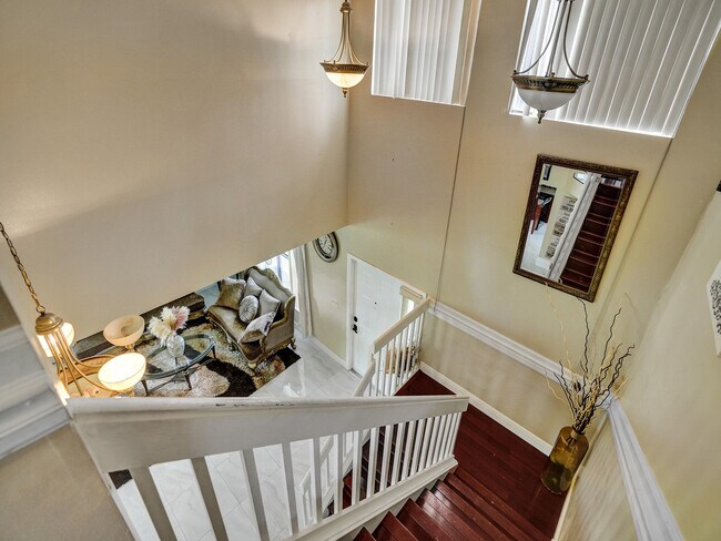 Building Photo - 9610 Dunhill Dr