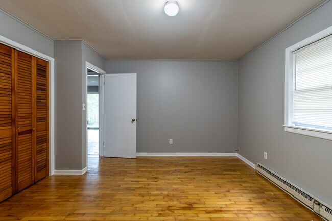 Building Photo - 630 Colonial Dr