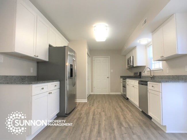 Building Photo - 4 Bed 2.5 Bath in Woodstone with Fenced Yard