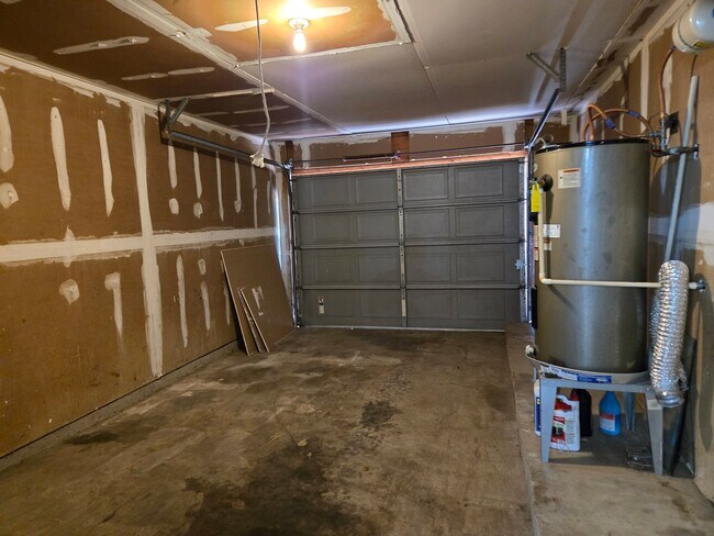 Building Photo - 1106 Buttercup Cir