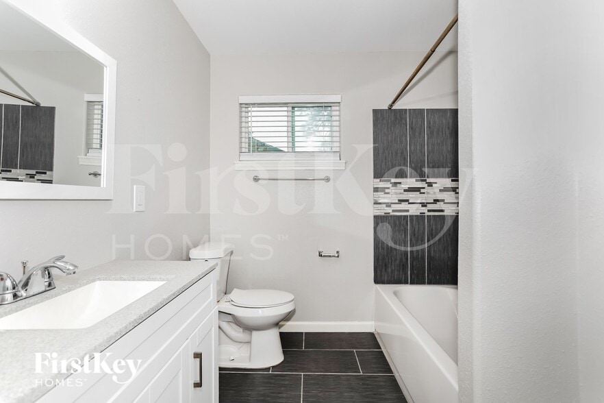 Building Photo - 24707 Wilderness Rd