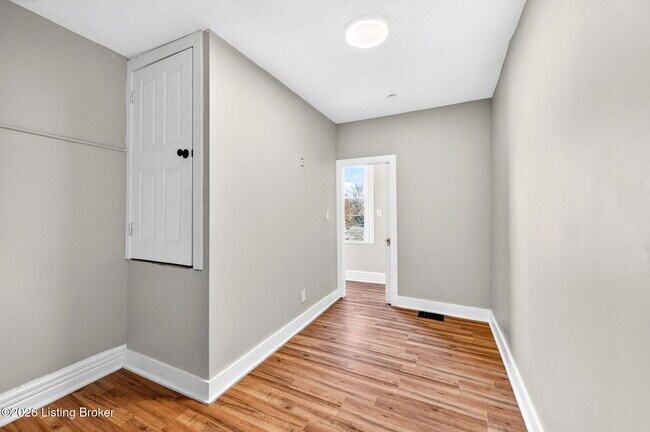 Building Photo - 1039 Mulberry St