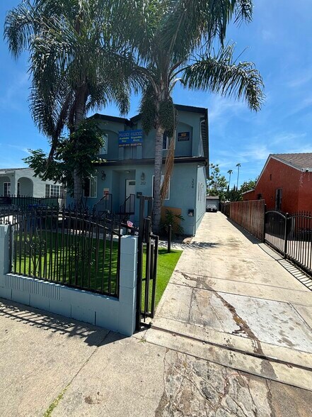 Primary Photo - 204 W 78th St