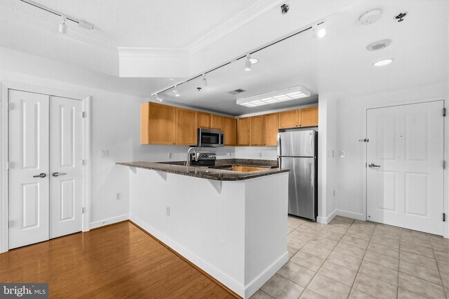 Building Photo - 777 7th St NW