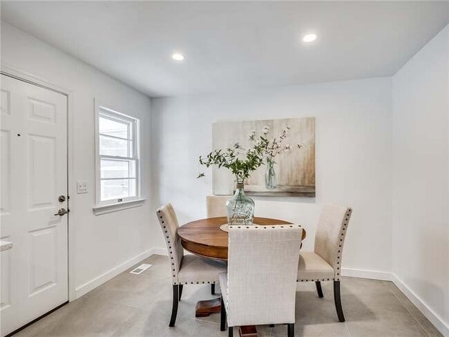 Building Photo - 2708 NW 34th St