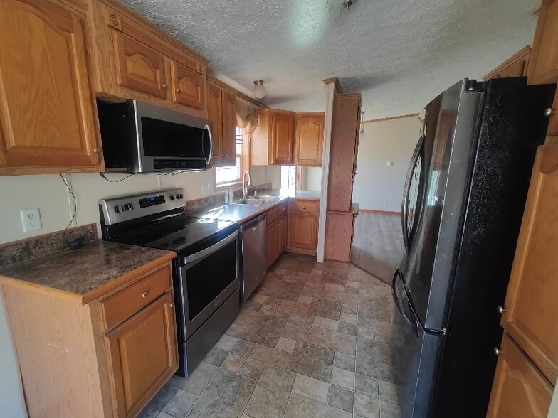 Building Photo - 336 S Moore School Rd