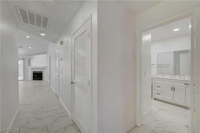 Building Photo - 313 Crosswind Way