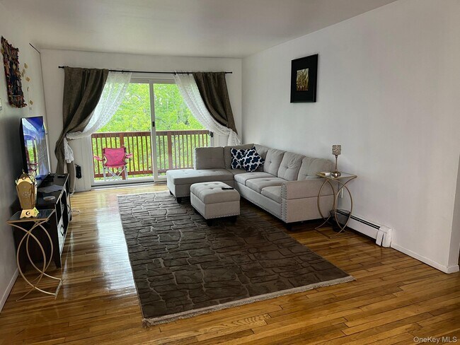 Building Photo - 19 Alpine Dr