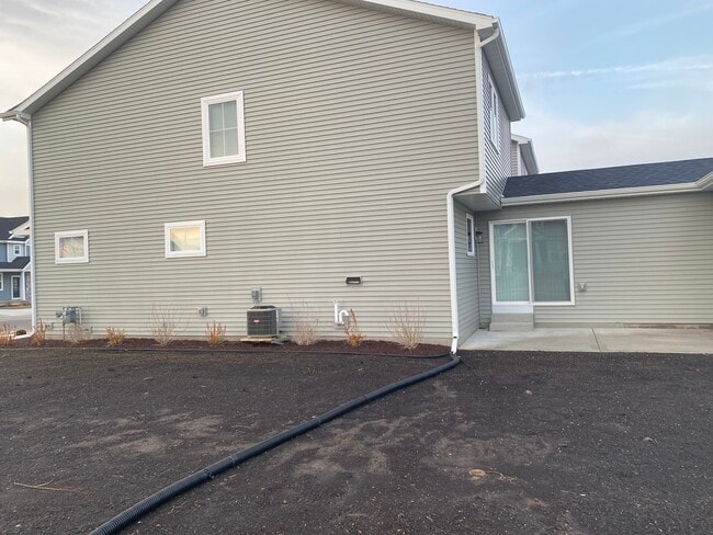 Building Photo - 604 Sugar Maple Ln