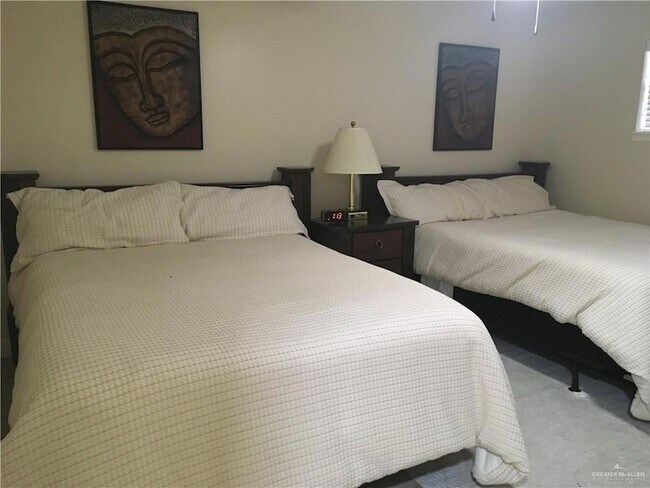 Building Photo - 700 Fern Ave W