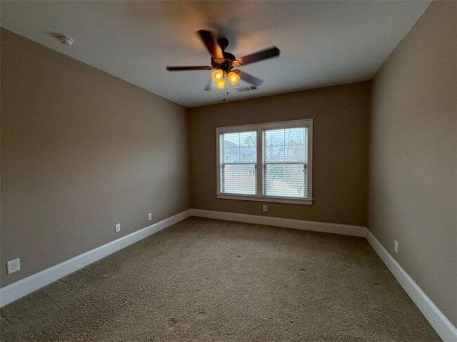 Building Photo - 3720 Kennent Square