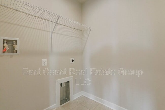 Building Photo - 329 Bookers Ct