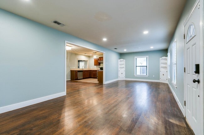 Building Photo - NOW AVAILABLE - Santa Rita Charmer w/ Deta...