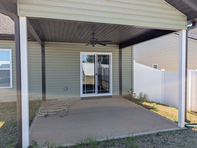 Building Photo - NEW HOME IN SPARTANBURG READY FOR A RENTER!