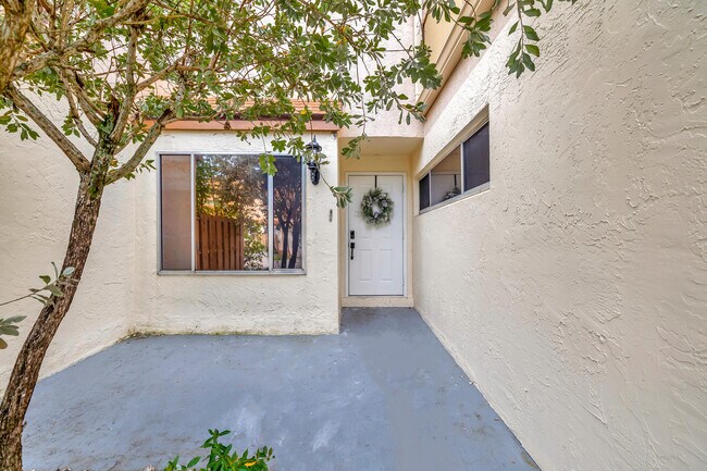 Building Photo - 881 NW 81st Way