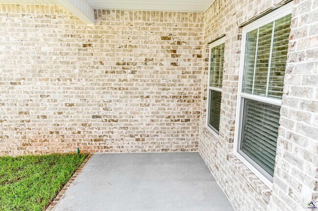 Building Photo - 114 Haven Way