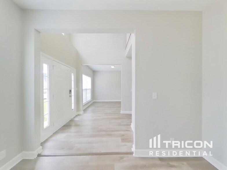 Building Photo - 1629 Good Day Ct