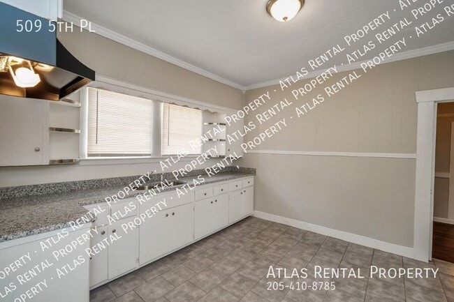 Building Photo - 509 5th St