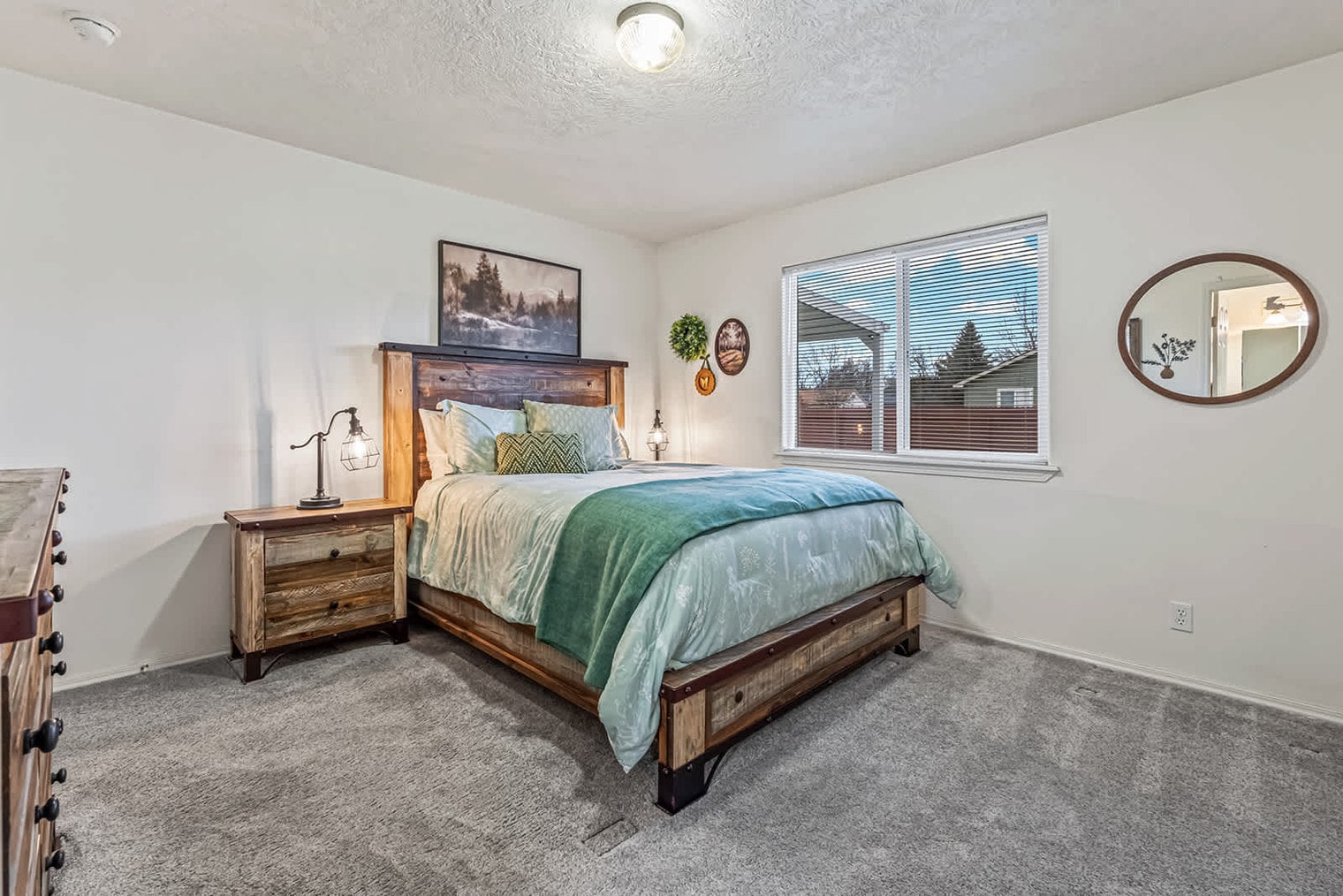 Building Photo - 727 W Clark Ave